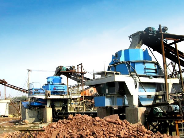 立式?jīng)_擊式破碎機用途、工作原理、特點詳情介紹