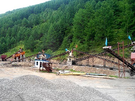 花崗巖制砂生產(chǎn)線視頻有嗎？花崗巖大型制砂機(jī)有哪些類(lèi)型？