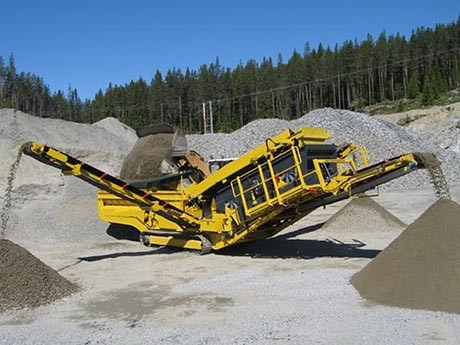 時(shí)產(chǎn)300噸石灰石移動(dòng)破碎機(jī)大概多少錢(qián)？哪家的設(shè)備更得購(gòu)買(mǎi)