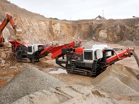 20-60cm的膨潤土制成0.5-5mm的顆粒粉末用什么機(jī)器加工，一小時20噸就行！