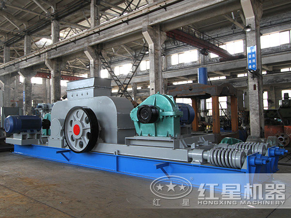 雙輥破碎機(jī)現(xiàn)場(chǎng)