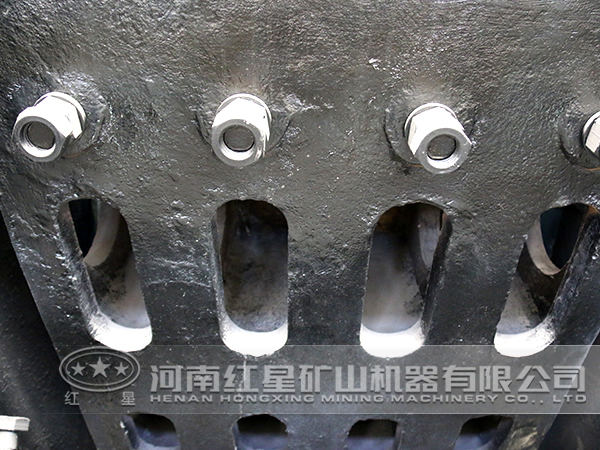 硼礦破碎機細節(jié)圖