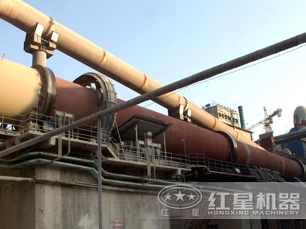 碳素回轉(zhuǎn)窯現(xiàn)場實(shí)拍圖1