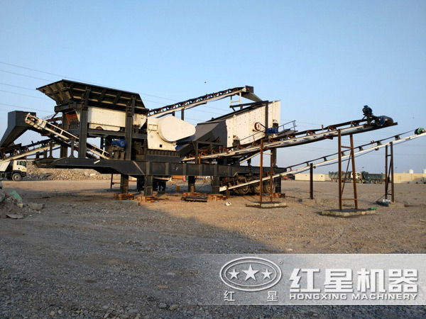 建筑垃圾粉碎機(jī)生產(chǎn)現(xiàn)場(chǎng)