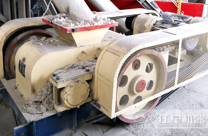 對輥破碎機現(xiàn)場圖