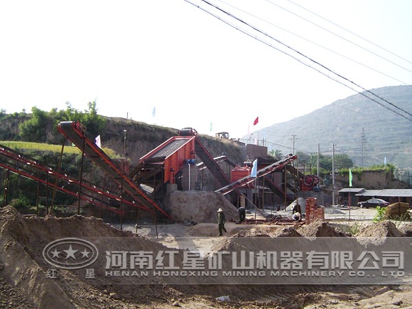 鐵礦粉加工設(shè)備生產(chǎn)現(xiàn)場(chǎng)