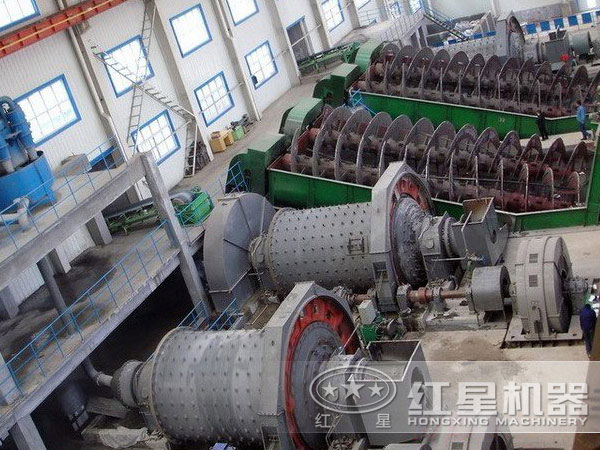 球磨機現(xiàn)場圖