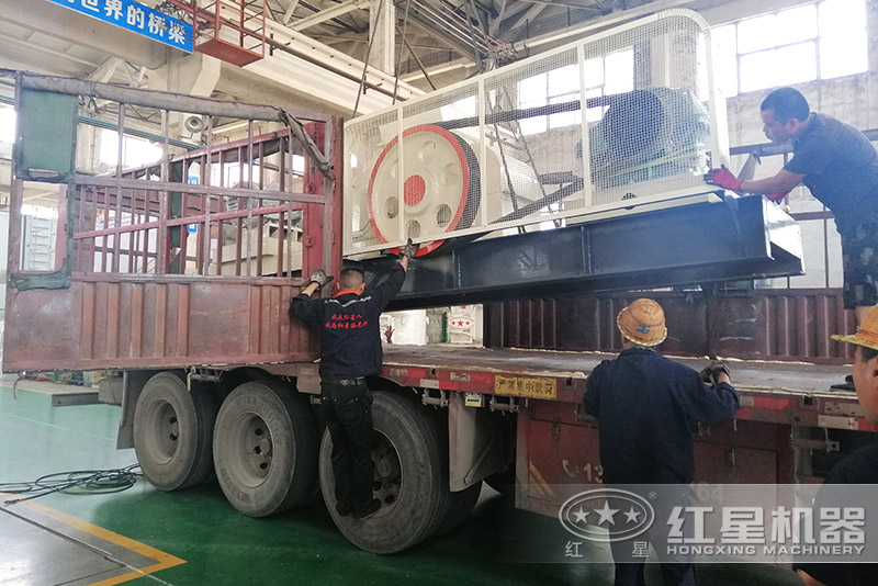 紅星對(duì)輥制砂機(jī)價(jià)格優(yōu)惠，車(chē)間直接發(fā)貨