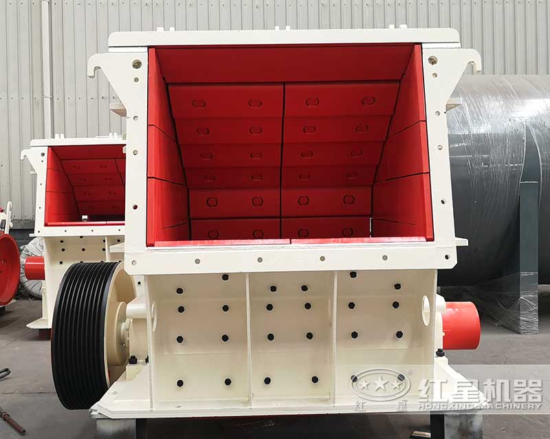 擊式破碎機，擔當中碎角色，適用于軟物料，分為PF,HD,CI三個版本