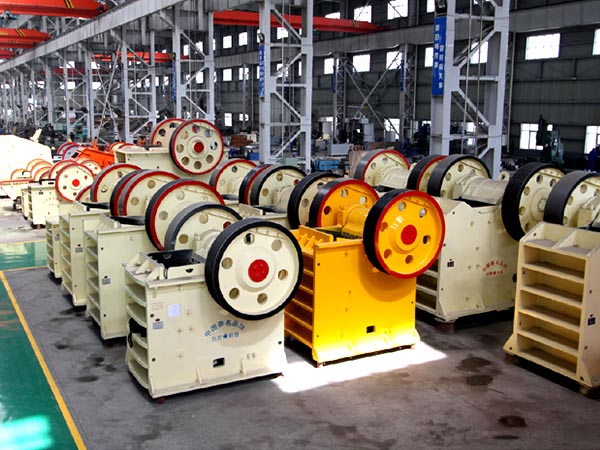 時(shí)產(chǎn)250噸碎石機(jī)多少錢一臺(tái)？