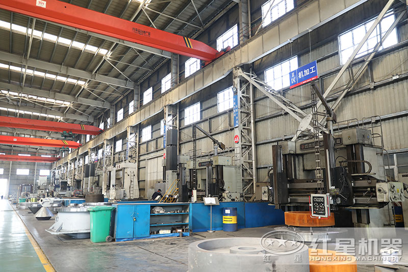 紅星機(jī)器石英砂環(huán)保設(shè)備制造車(chē)間實(shí)拍