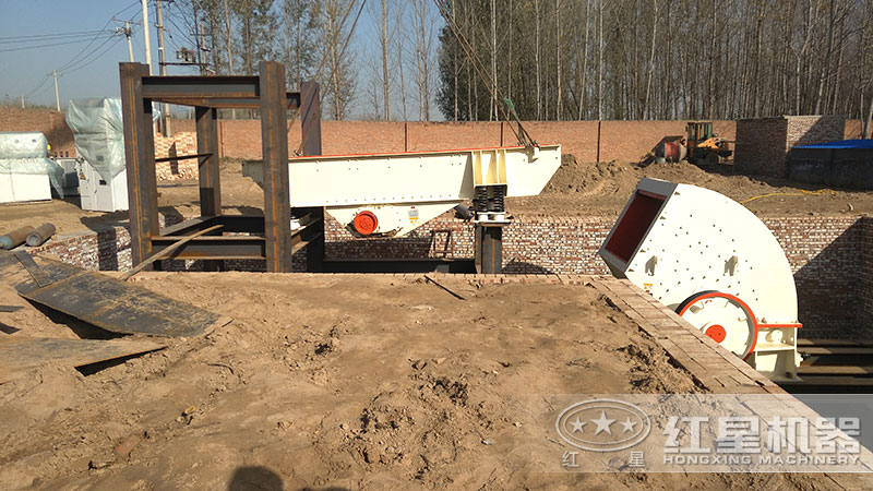 錘式破碎機(jī)客戶(hù)安裝現(xiàn)場(chǎng)