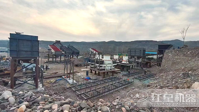 粉碎沙石的大型機(jī)器多少錢一臺(tái)，有哪幾種