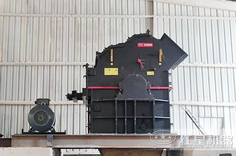 磚渣粉碎機現(xiàn)場