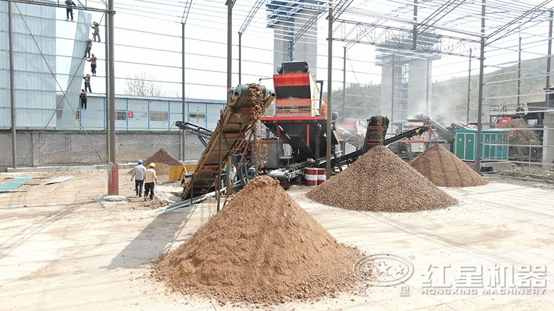 石頭打沙機(jī)一天能打多少噸，移動石頭打沙機(jī)多少錢一臺？附視頻