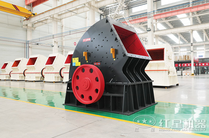 花崗巖錘式破碎機圖片