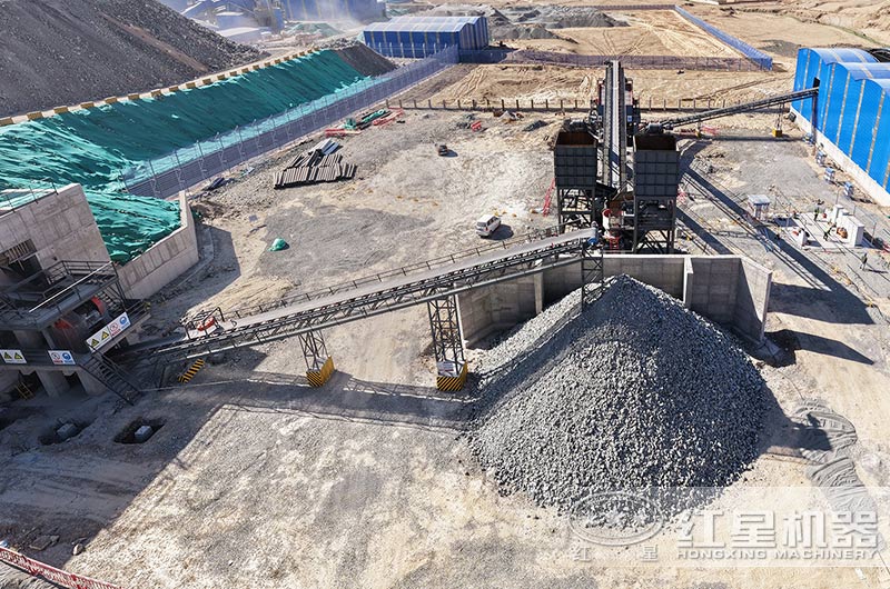 時(shí)產(chǎn)300噸石料破碎機(jī)生產(chǎn)線客戶現(xiàn)場 時(shí)產(chǎn)300噸石料破碎機(jī)生產(chǎn)線客戶現(xiàn)場