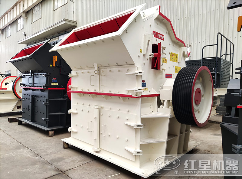 細碎機生產(chǎn)車間，可以看出從配色到做工都很出色