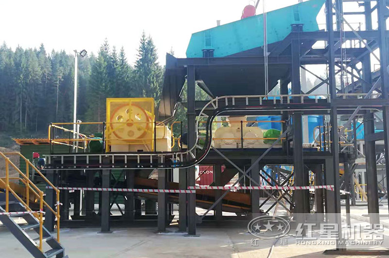 雙齒輥破碎機工作現(xiàn)場圖片