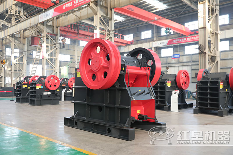 顎式破碎機用于粗碎，進料粒度大