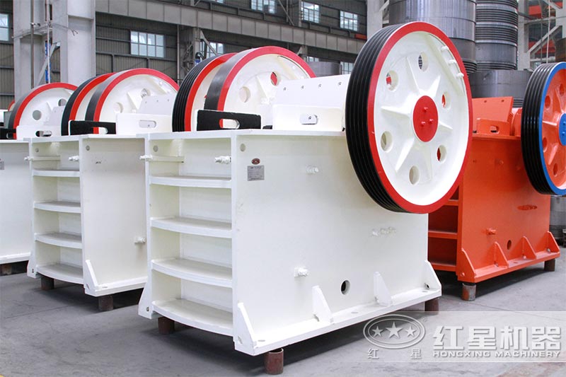 小型粉碎機(jī)多少錢，石頭打成石子的