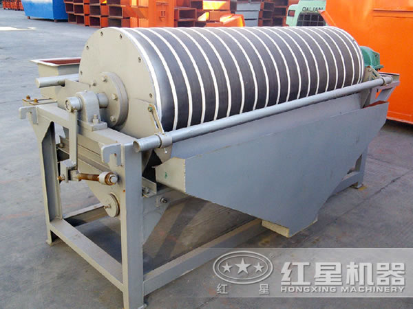 鐵礦石干式磁選機(jī)圖片一