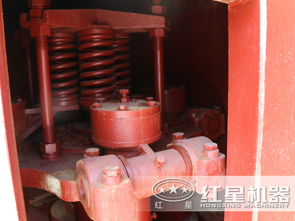 伊利石磨粉機(jī)內(nèi)部結(jié)構(gòu)實拍圖