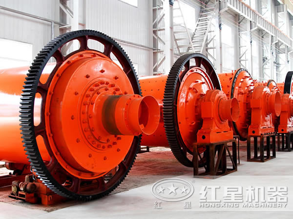 整齊擺放的高細(xì)高產(chǎn)球磨機(jī)