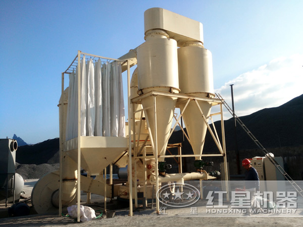 伊利石雷蒙磨粉機(jī)現(xiàn)場圖