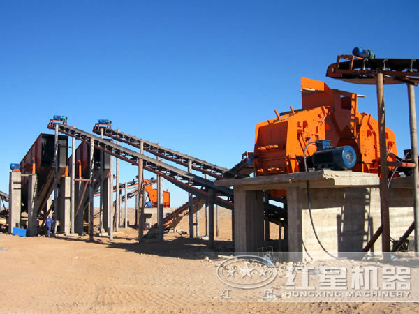 反擊式破碎機(jī)應(yīng)用現(xiàn)場(chǎng)