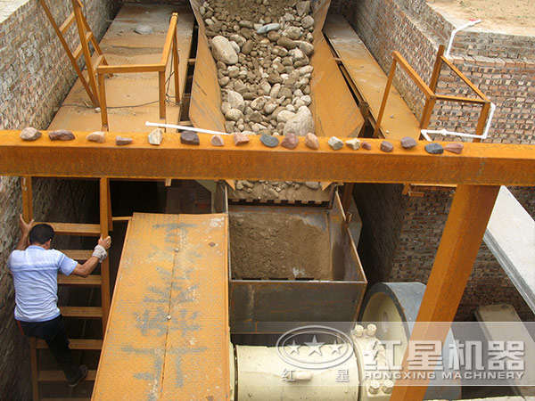 石料生產(chǎn)現(xiàn)場(chǎng)圖