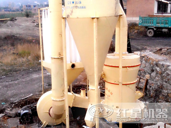 磨粉機(jī)生產(chǎn)現(xiàn)場(chǎng)