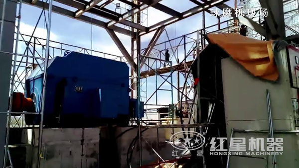 水泥球磨機作業(yè)現(xiàn)場實拍展示