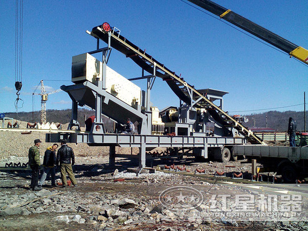 建筑垃圾移動(dòng)粉碎機(jī)現(xiàn)場實(shí)拍