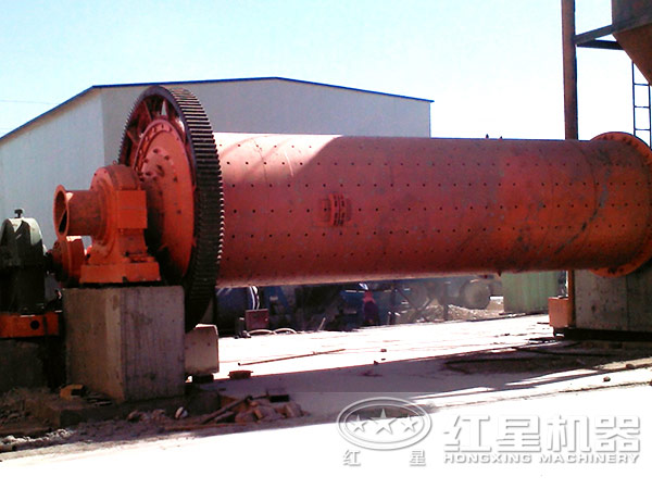 水泥球磨機(jī)現(xiàn)場實拍