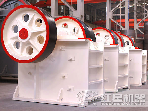 顎式碎石機(jī)