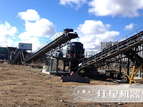 復合式圓錐破碎機工作現(xiàn)場