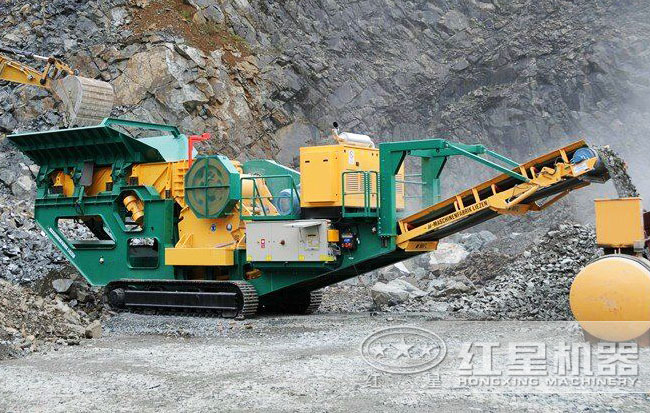 履帶碎石機工作現(xiàn)場