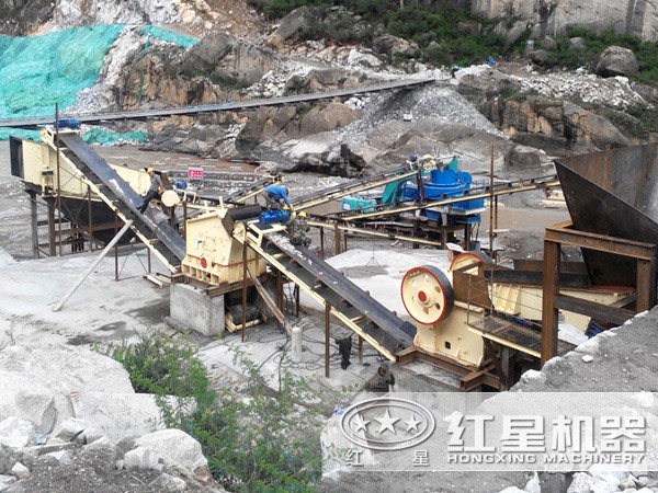 砂石生產(chǎn)線現(xiàn)場(chǎng)
