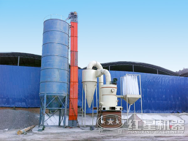 雷蒙磨粉機(jī)現(xiàn)場