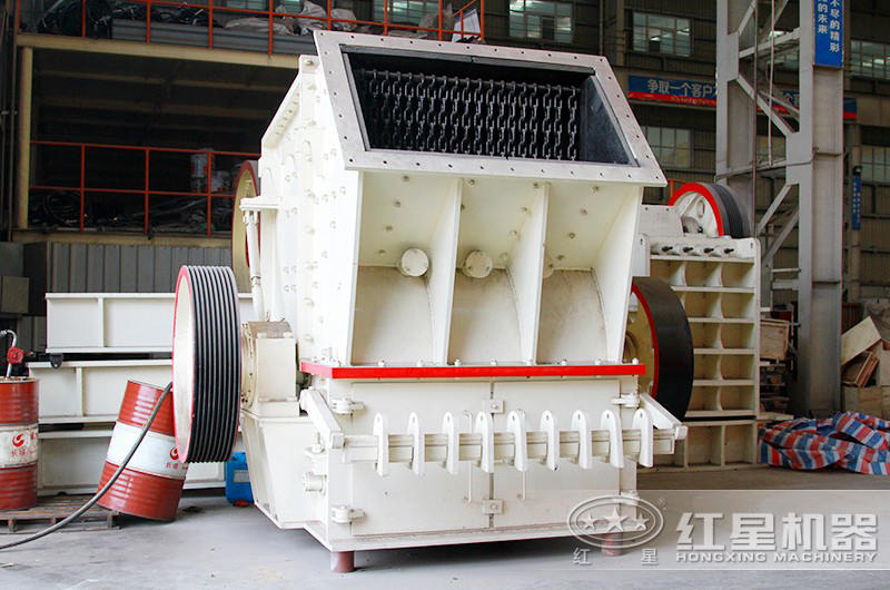 單段破碎機(jī)車(chē)間高清圖