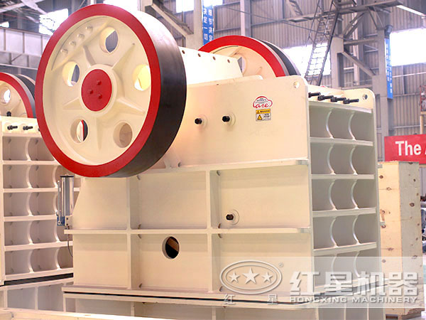 碎石機(jī)車間實拍