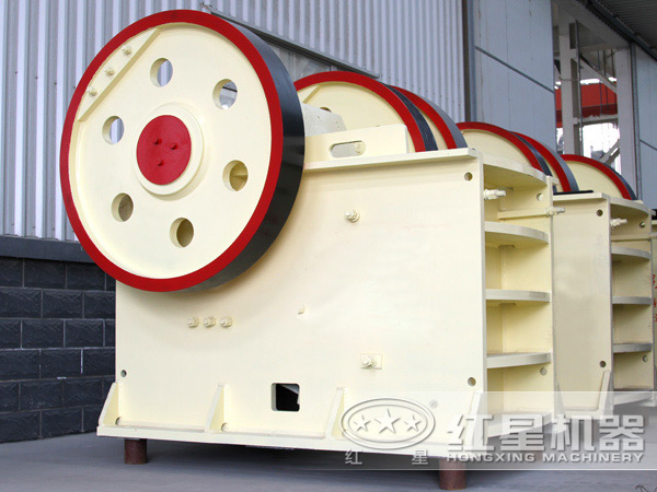 PE顎式破碎機(jī)車間高清實(shí)拍