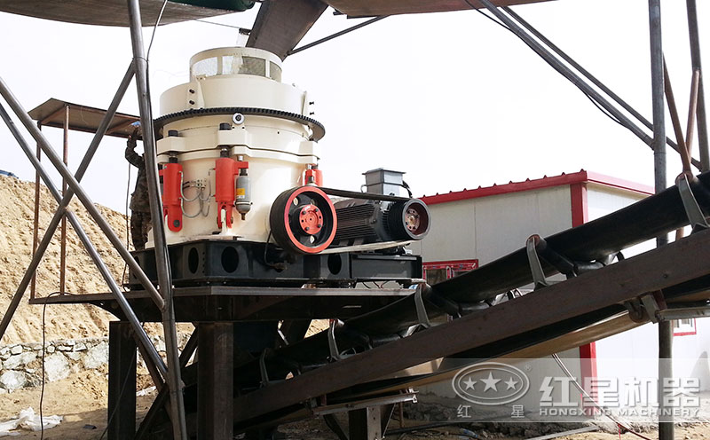 鋼渣加工生產(chǎn)現(xiàn)場2