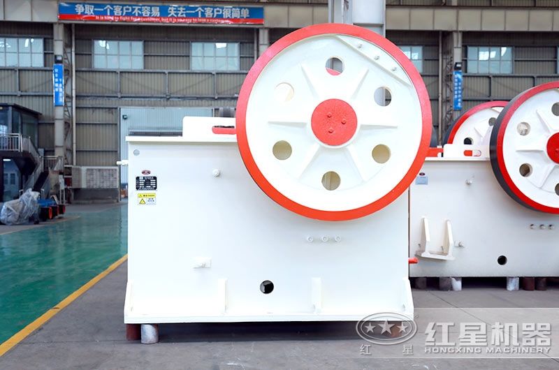 顎式破碎機(jī)生產(chǎn)車間