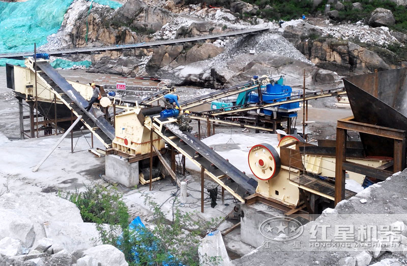 粉碎機生產(chǎn)現(xiàn)場