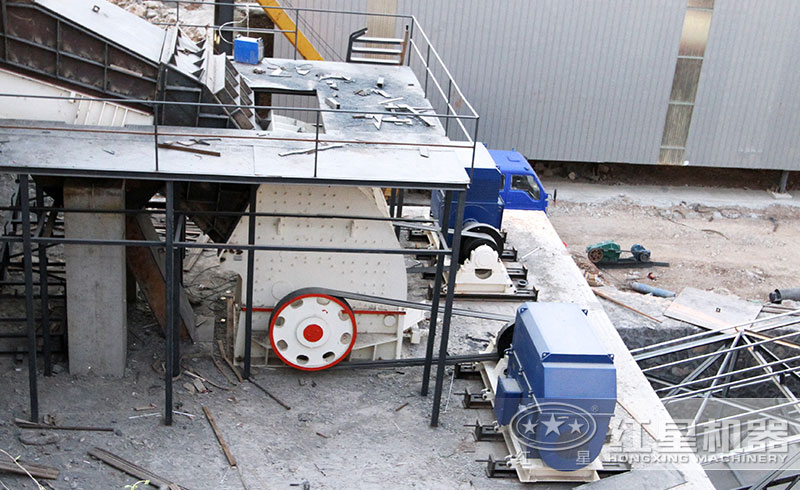 生產(chǎn)流程簡化的石子加工現(xiàn)場
