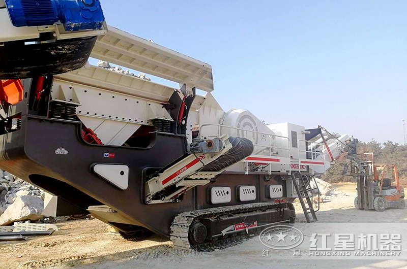 履帶移動式破碎機(jī)