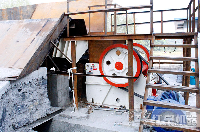 生產(chǎn)現(xiàn)場之顎破機(jī)