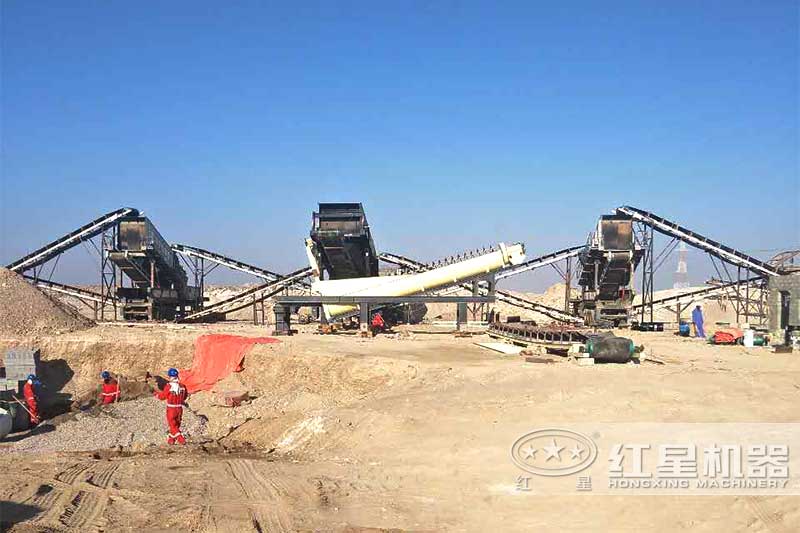 三臺(tái)移動(dòng)設(shè)備搭配組成的生產(chǎn)線現(xiàn)場(chǎng)